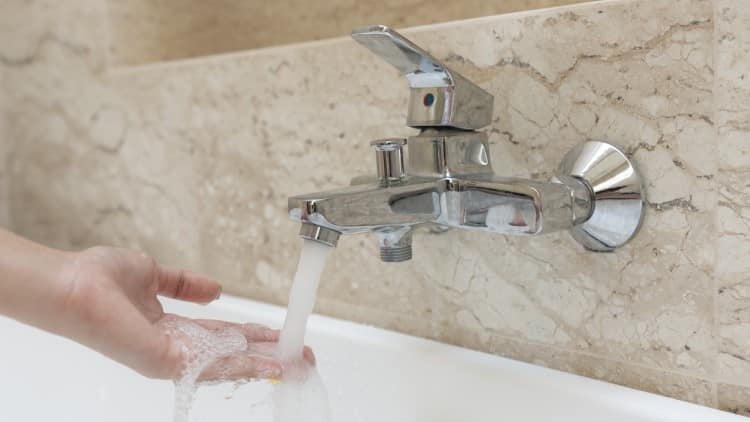 Maîtriser son budget énergie avec un adoucisseur d&rsquo;eau